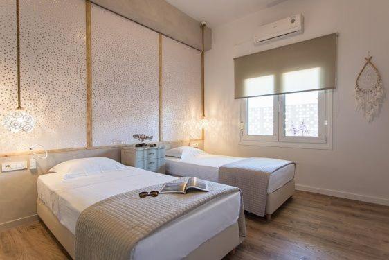 Dazzling Crete Villa | 3 Bedrooms | Villa Saffron Sunset | Beachfront Villa With Jacuzzi & Brilliant Sea Views | Chania カト・ダラトソ エクステリア 写真