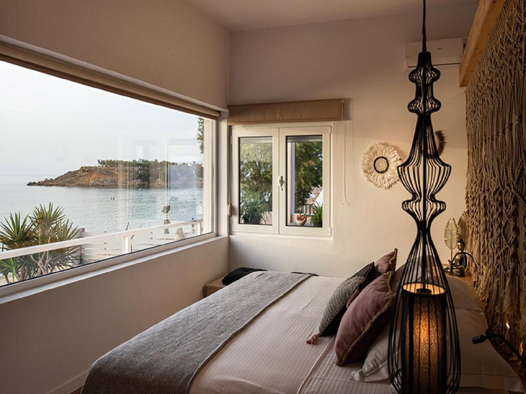 Dazzling Crete Villa | 3 Bedrooms | Villa Saffron Sunset | Beachfront Villa With Jacuzzi & Brilliant Sea Views | Chania カト・ダラトソ エクステリア 写真