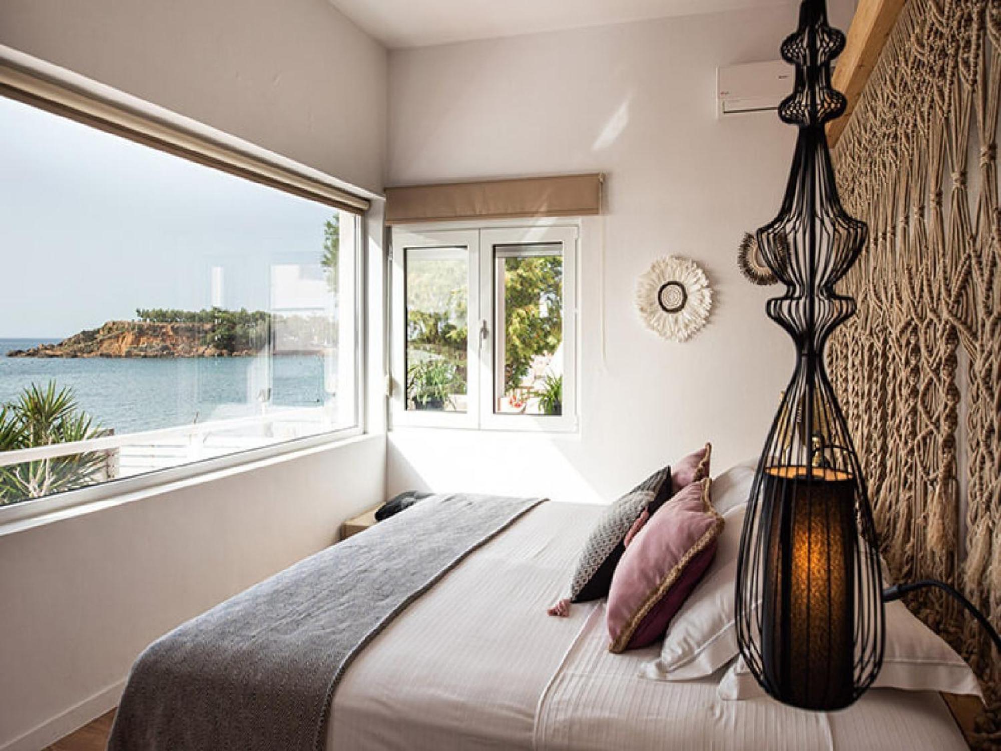 Dazzling Crete Villa | 3 Bedrooms | Villa Saffron Sunset | Beachfront Villa With Jacuzzi & Brilliant Sea Views | Chania カト・ダラトソ エクステリア 写真