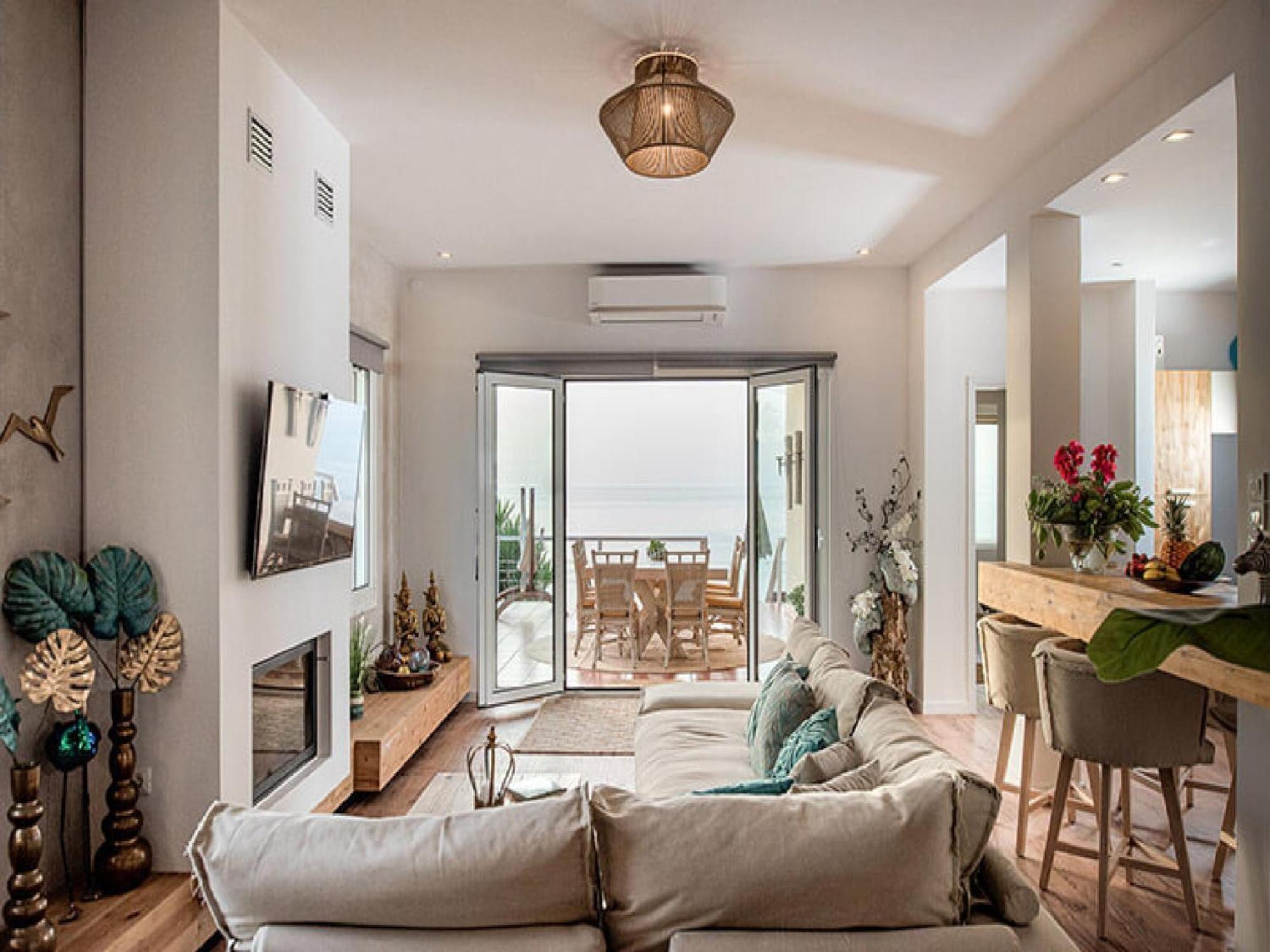 Dazzling Crete Villa | 3 Bedrooms | Villa Saffron Sunset | Beachfront Villa With Jacuzzi & Brilliant Sea Views | Chania カト・ダラトソ エクステリア 写真